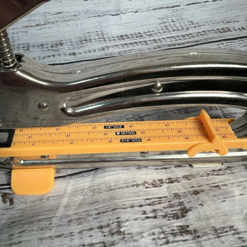 Crop A Dile II Big Bite We R‎ Memory Keepers Hole Punch 6